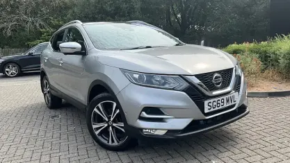 Used Nissan Qashqai N-Connecta 140 HP (102 kW) 2019 Silver SUV