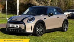 Used 2022 Mini Cooper Classic Hatchback | £17,475 (Fair price)