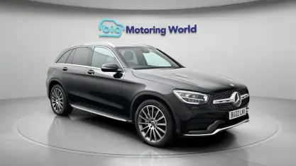 Second-hand Mercedes GLC220 AMG line 194 CP (142 kW) 2022 Negru Break