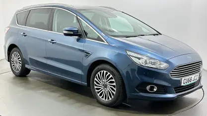Used Ford S-MAX Titanium 150 HP (110 kW) 2019 Blue MPV