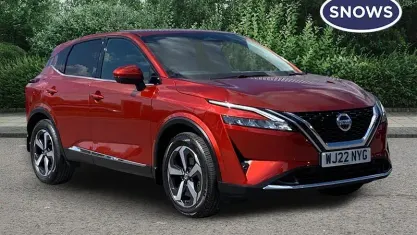Used Nissan Qashqai N-Connecta 140 HP (102 kW) 2022 Red SUV