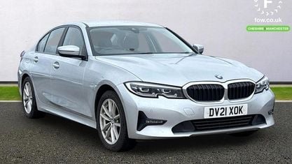 Begagnad BMW 318 Comfort Edition 150 HK (110 kW) 2021 Silver Sedan