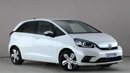 Używany Honda Jazz Hybrid 109 KM (80 kW) 2021 Biały Hatchback