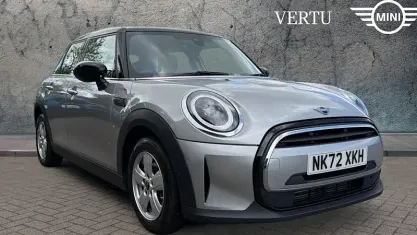 Usado Mini Cooper Classic 136 HP (100 kW) 2022 Prateado Citadino