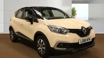 Used Renault Captur Play 90 HP (66 kW) 2018 White SUV