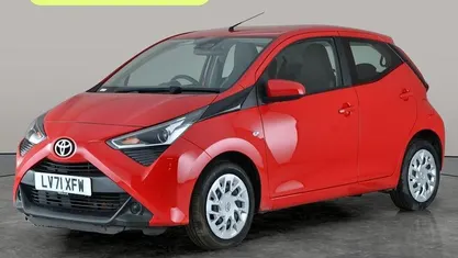 Used Toyota Aygo X-play 72 HP (52 kW) 2021 Hatchback