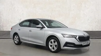 Brilliant silver metallic Used 2020 Skoda Octavia SE First Edition Hatchback | £12,452 (Fair price)