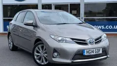 Used 2013 Toyota Auris Hybrid Hatchback | £9,995 (Fair price)