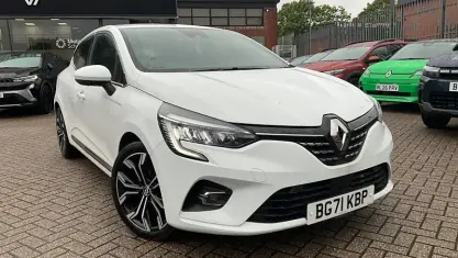 Used Renault Clio Version S 140 HP (102 kW) 2022 Hatchback