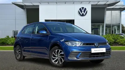 Used VW Polo Life 95 HP (69 kW) 2024 Blue Hatchback