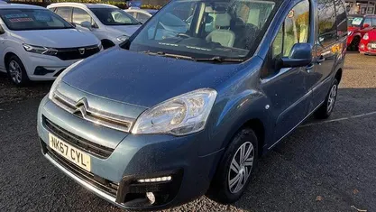 Used Citroën Berlingo Feel 100 HP (73 kW) 2017 Blue MPV