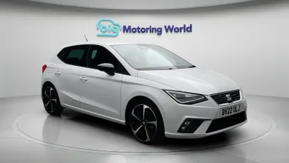 Used Seat Ibiza FR Sport 110 HP (80 kW) 2022 White Hatchback