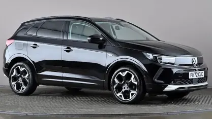 Begagnad Vauxhall Grandland X Ultimate 131 HK (96 kW) 2023 Svart SUV