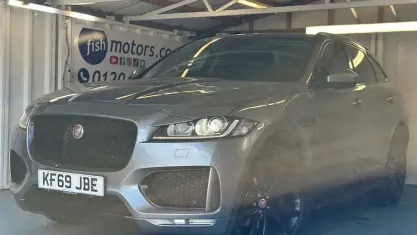 Used Jaguar F-Pace Chequered Flag 180 HP (132 kW) 2019 Grey SUV