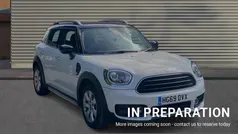 Light white Used 2019 Mini Cooper Countryman Classic SUV | £15,339 (Fair price)