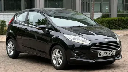 Used Ford Fiesta Zetec 101 HP (74 kW) 2016 Black Hatchback