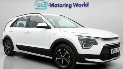 Begagnad Kia Niro 141 HK (103 kW) 2022 Vit SUV