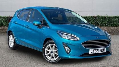 Używany Ford Fiesta Zetec 86 KM (63 kW) 2019 Niebieski Hatchback