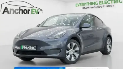 Begagnad Tesla Model Y Long Range AWD 286 kW (389 HK) 2025 SUV
