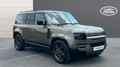 Used Land Rover Defender SE Dynamic 300 HP (220 kW) 2024 Gondwana stone gloss SUV