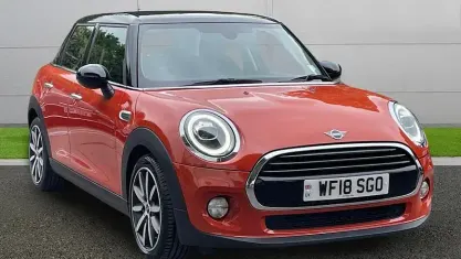 Used Mini Cooper Hatch 136 HP (100 kW) 2018 Orange Hatchback