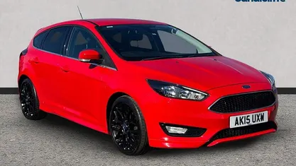 Used Ford Focus Zetec 125 HP (91 kW) 2016 Red Hatchback