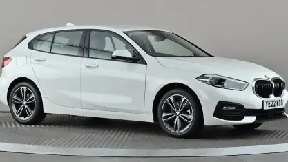 Used BMW 118 Sport Line 136 HP (100 kW) 2022 White Hatchback