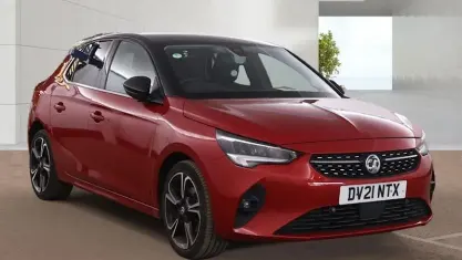 Używany Vauxhall Corsa Elite 101 KM (74 kW) 2021 Czerwony Hatchback