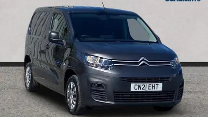 Begagnad Citroën Berlingo PureTech 110 HK (80 kW) 2021 Paint metallic Minibuss