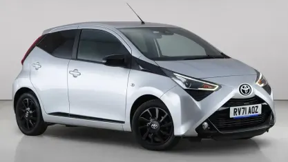Used Toyota Aygo Trend 72 HP (52 kW) 2021 Silver Hatchback