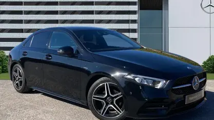 Begagnad Mercedes A180 Executive 136 HK (100 kW) 2022 Svart Sedan