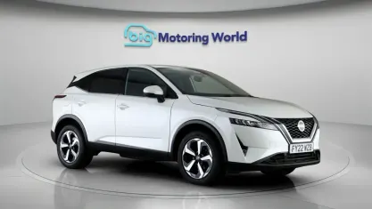 Używany Nissan Qashqai N-Connecta 140 KM (102 kW) 2022 Biały SUV