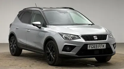 Used Seat Arona SE Technology 95 HP (69 kW) 2019 Silver SUV
