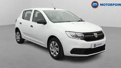 Used Dacia Sandero Essentiel 73 HP (53 kW) 2019 White Hatchback