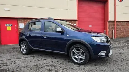 Used Dacia Sandero Lauréate 90 HP (66 kW) 2017 Blue Hatchback