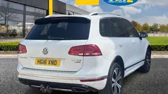 White Used 2016 VW Touareg R-line SUV | £15,995 (Good price)