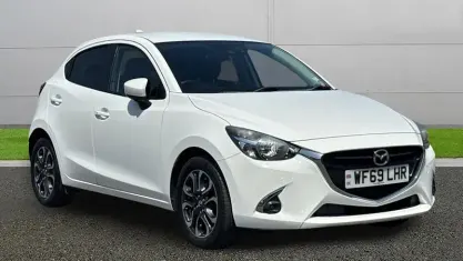 Used Mazda 2 Inclusive 90 HP (66 kW) 2019 White Hatchback