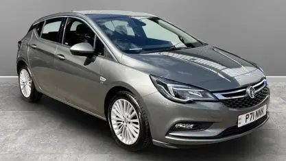 Used Vauxhall Astra Elite 150 HP (110 kW) 2017 Grey Hatchback