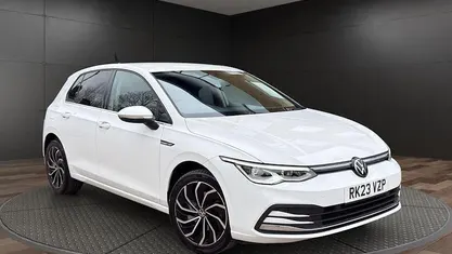Used VW Golf VIII Edition 131 HP (96 kW) 2023 White Hatchback