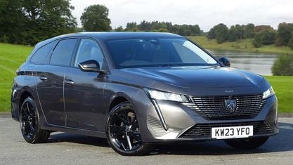 Käytetty Peugeot 308 SW Allure Premium 131 HP (96 kW) 2023 Farmari