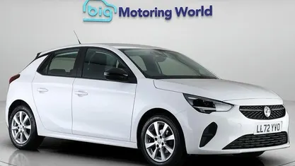 Second-hand Vauxhall Corsa Design Edition 75 CP (55 kW) 2022 Alb Hatchback