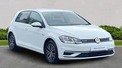 White Used 2018 VW Golf VII SE Hatchback | £11,719 (Fair price)