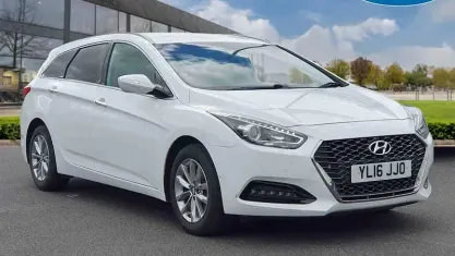 Używany Hyundai i40 SE 116 KM (85 kW) 2016 Biały Kombi