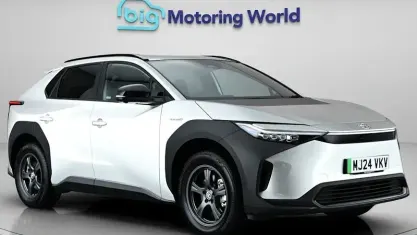Used Toyota bZ4X 150 kW (204 HP) 2024 Silver SUV