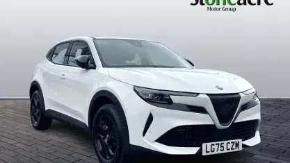 Used Alfa Romeo Junior 136 HP (100 kW) 2024 White SUV