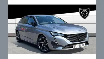 Usado Peugeot 308 Allure Premium 131 HP (96 kW) 2022 Cinzento Citadino