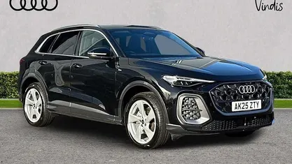 Black New 2025 Audi Q5 S-Line SUV | £48,249 (Fair price)