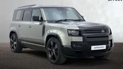Used Land Rover Defender 349 HP (256 kW) 2025 Green SUV