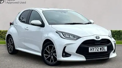 Used Toyota Yaris Design 116 HP (85 kW) 2022 White Hatchback