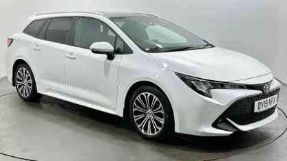 Used Toyota Corolla Design 116 HP (85 kW) 2019 White Estate